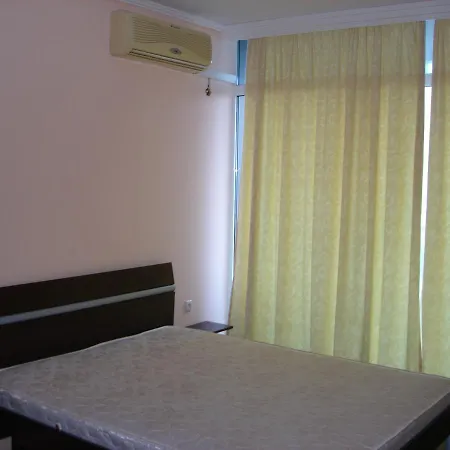 Apartments Апартаменты *